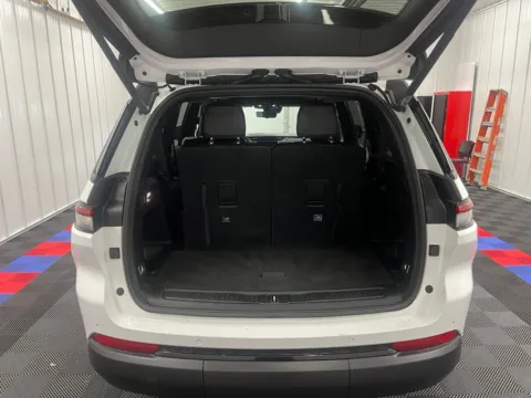 More photos of 2024 Jeep Grand Cherokee L Limited at Bridgeland Auto Brokers, NY