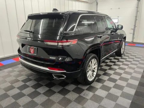 Another view of 2024 Jeep Grand Cherokee Summit for sale in Bridgeport, NY at Bridgeland Auto Brokers