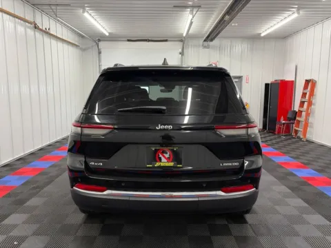 More photos of 2023 Jeep Grand Cherokee Laredo at Bridgeland Auto Brokers, NY