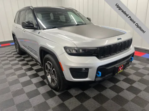 Silver 2022 Jeep Grand Cherokee Trailhawk 4xe for sale in Bridgeport, NY