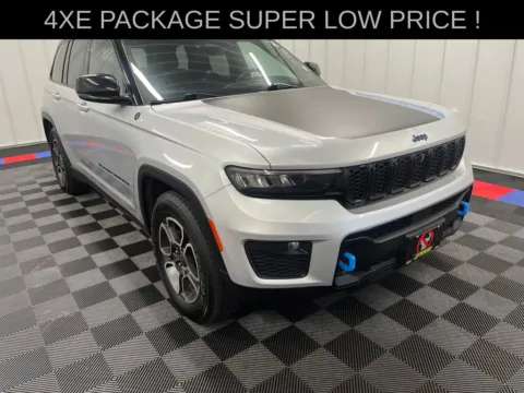 Silver 2022 Jeep Grand Cherokee Trailhawk 4xe for sale in Bridgeport, NY