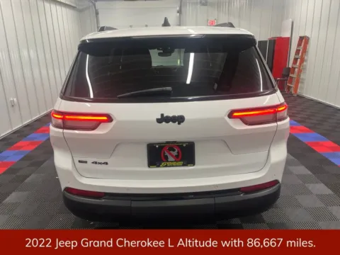 Another view of 2022 Jeep Grand Cherokee L Altitude for sale in Bridgeport, NY at Bridgeland Auto Brokers