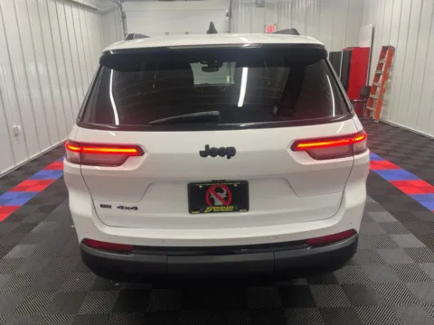 More photos of 2022 Jeep Grand Cherokee L Altitude at Bridgeland Auto Brokers, NY
