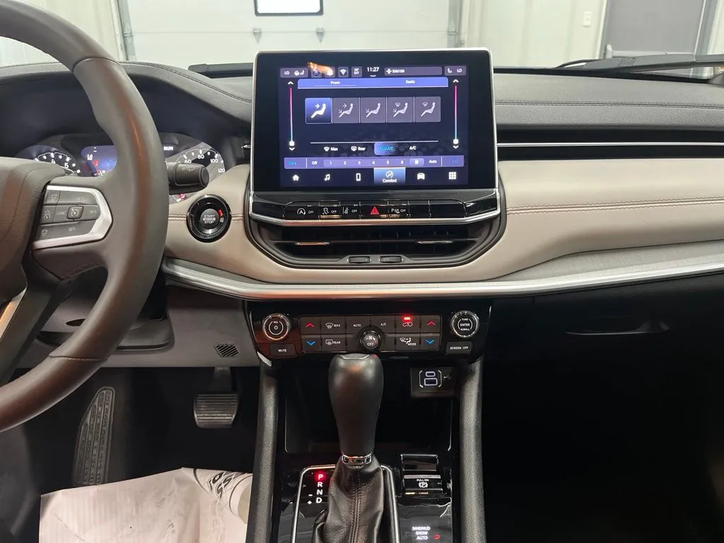 2025 Jeep Compass Limited - Photo 24