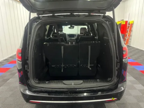 More photos of 2025 Chrysler Pacifica Select at Bridgeland Auto Brokers, NY