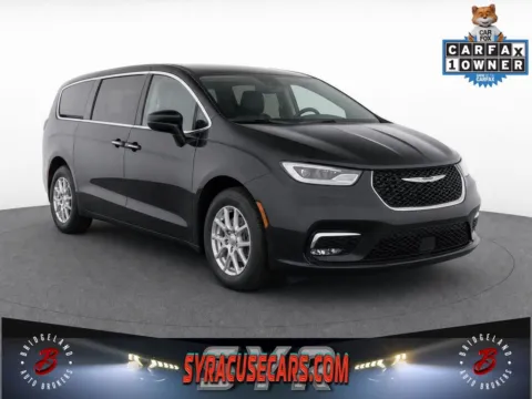 Black 2025 Chrysler Pacifica Select for sale in Bridgeport, NY