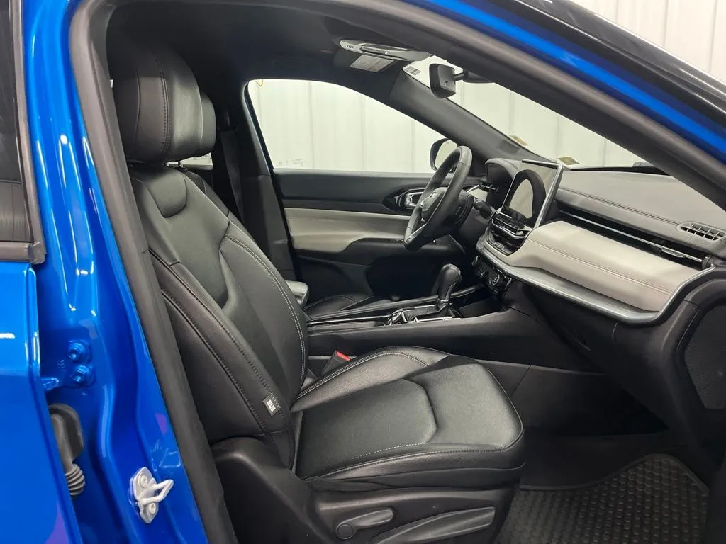 2025 Jeep Compass Limited - Photo 11