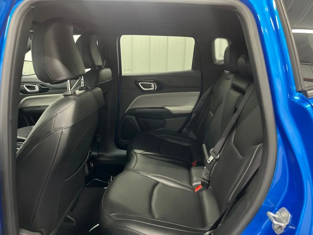 2025 Jeep Compass Limited - Photo 16