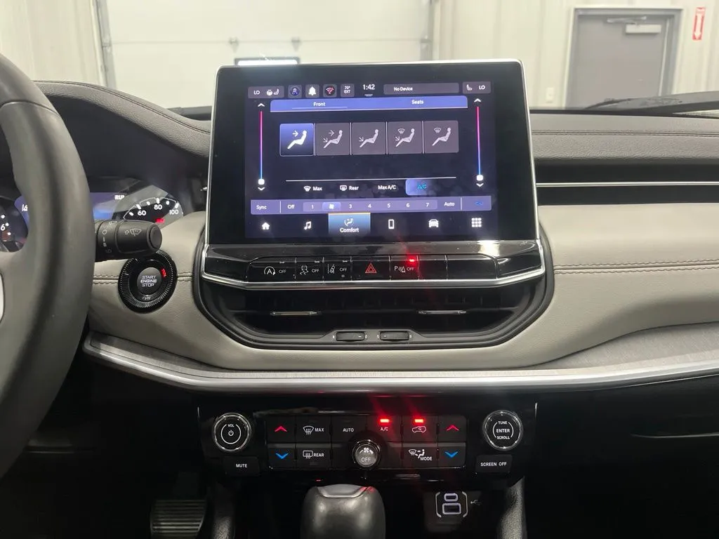 2025 Jeep Compass Limited - Photo 25