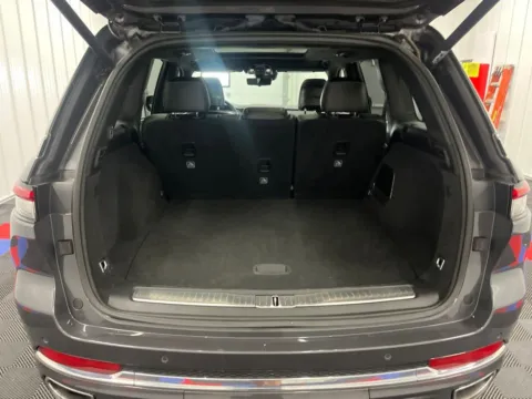 More photos of 2023 Jeep Grand Cherokee Overland 4xe at Bridgeland Auto Brokers, NY