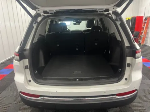 More photos of 2023 Jeep Grand Cherokee 4xe at Bridgeland Auto Brokers, NY
