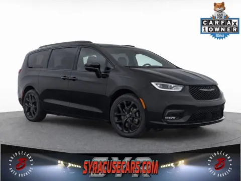 Black 2025 Chrysler Pacifica Limited for sale in Bridgeport, NY