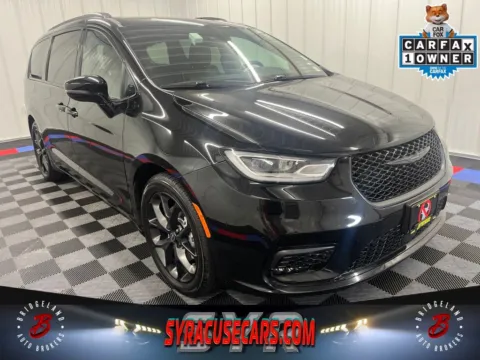 Black 2025 Chrysler Pacifica Limited for sale in Bridgeport, NY