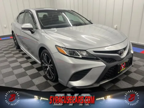 Silver 2018 Toyota Camry SE for sale in Bridgeport, NY