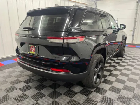 Another view of 2023 Jeep Grand Cherokee Limited for sale in Bridgeport, NY at Bridgeland Auto Brokers