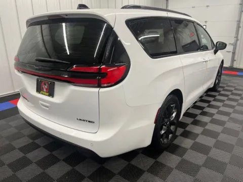 Another view of 2025 Chrysler Pacifica Limited for sale in Bridgeport, NY at Bridgeland Auto Brokers