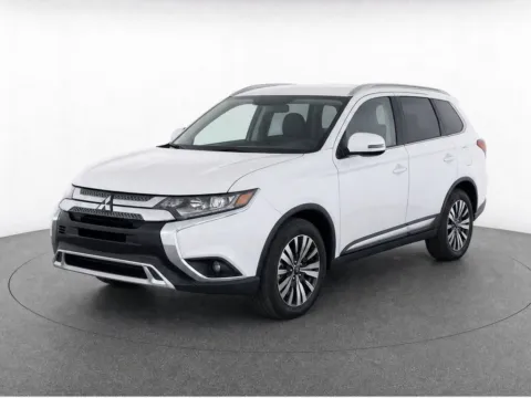Photos of 2020 Mitsubishi Outlander for sale in Bridgeport, NY at Bridgeland Auto Brokers