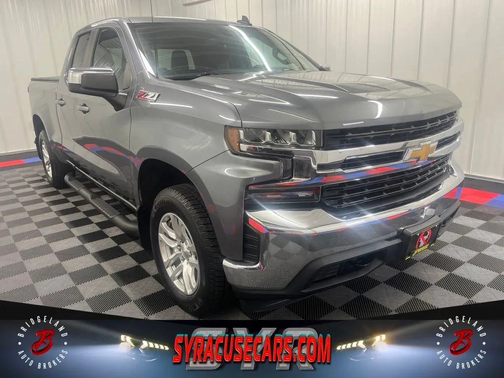 Gray 2019 Chevrolet Silverado 1500 LT for sale in Bridgeport, NY