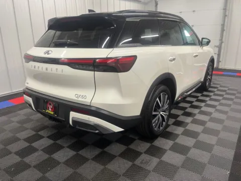 Photos of 2024 INFINITI QX60 Autograph for sale in Bridgeport, NY at Bridgeland Auto Brokers