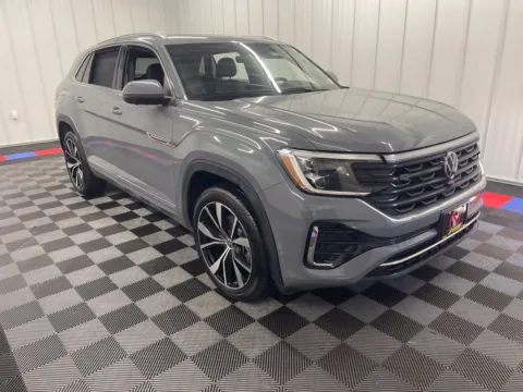 Photos of 2024 Volkswagen Atlas Cross Sport 2.0T SEL Premium R-Line for sale in Bridgeport, NY at Bridgeland Auto Brokers