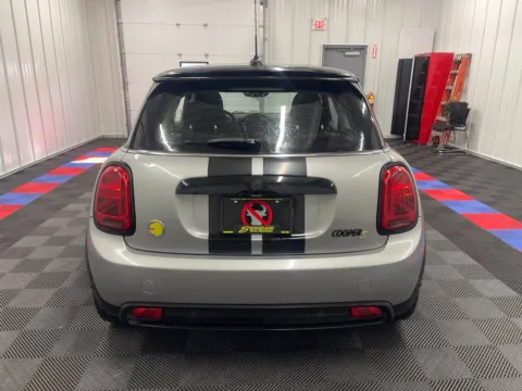 More photos of 2024 MINI Cooper SE Electric Signature at Bridgeland Auto Brokers, NY