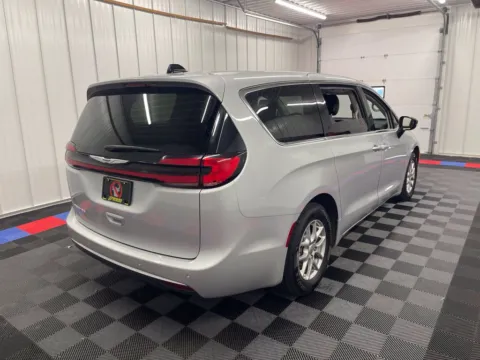 More photos of 2024 Chrysler Pacifica Touring L at Bridgeland Auto Brokers, NY