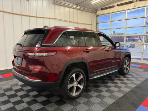 More photos of 2023 Jeep Grand Cherokee Limited at Bridgeland Auto Brokers, NY