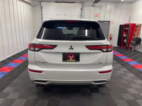More photos of 2023 Mitsubishi Outlander SEL at Bridgeland Auto Brokers, NY
