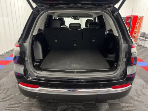 More photos of 2024 Jeep Grand Cherokee Limited at Bridgeland Auto Brokers, NY