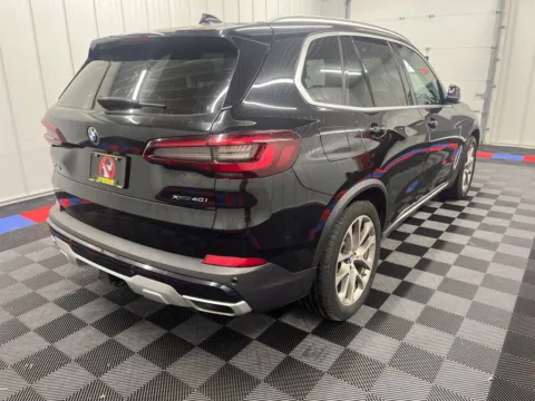 Another view of 2022 BMW X5 xDrive40i for sale in Bridgeport, NY at Bridgeland Auto Brokers