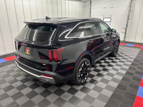 More photos of 2025 Kia Sorento EX at Bridgeland Auto Brokers, NY