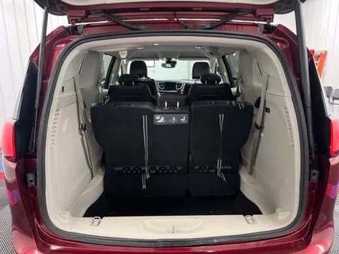 More photos of 2018 Chrysler Pacifica Touring L Plus at Bridgeland Auto Brokers, NY