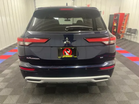 Another view of 2022 Mitsubishi Outlander SE for sale in Bridgeport, NY at Bridgeland Auto Brokers