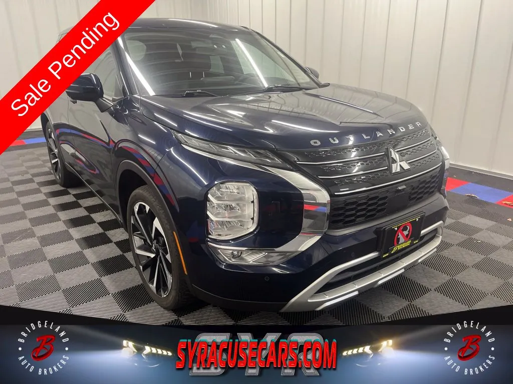 2022 Mitsubishi Outlander SE