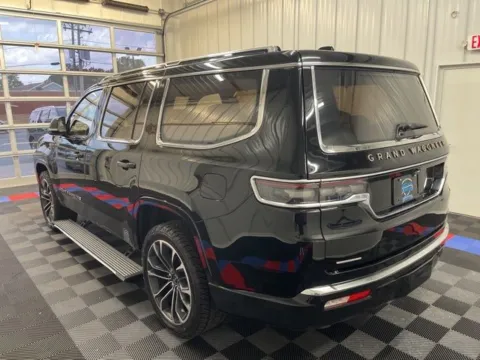More photos of 2022 Jeep Grand Wagoneer Series III at Bridgeland Auto Brokers, NY