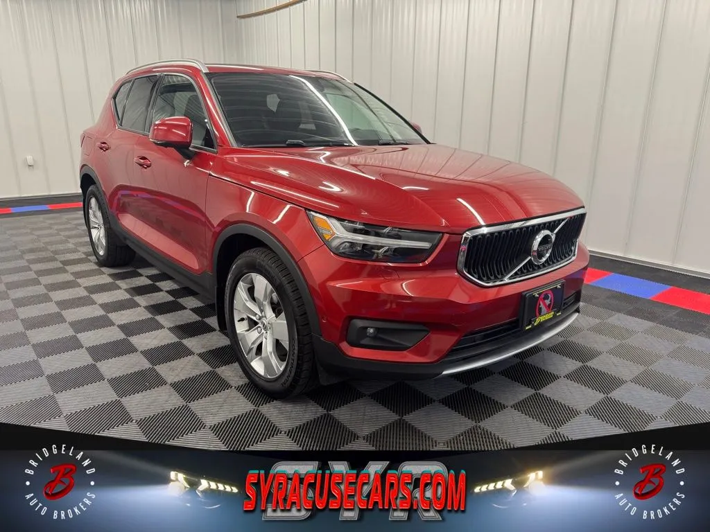 Red 2019 Volvo XC40 Momentum for sale in Bridgeport, NY