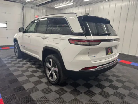 More photos of 2023 Jeep Grand Cherokee 4xe at Bridgeland Auto Brokers, NY