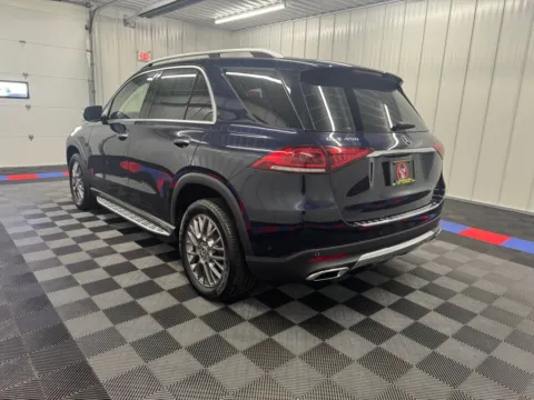 More photos of 2022 Mercedes-Benz GLE 450 at Bridgeland Auto Brokers, NY