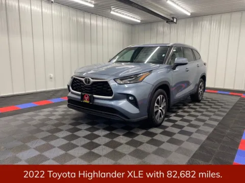 Another view of 2022 Toyota Highlander XLE for sale in Bridgeport, NY at Bridgeland Auto Brokers