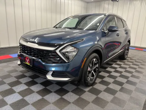 More photos of 2023 Kia Sportage Hybrid EX at Bridgeland Auto Brokers, NY
