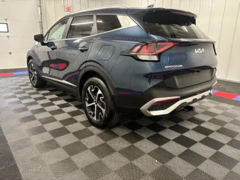 More photos of 2023 Kia Sportage Hybrid EX at Bridgeland Auto Brokers, NY