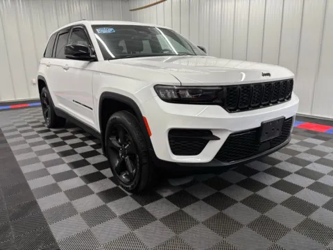 Photos of 2023 Jeep Grand Cherokee Altitude for sale in Bridgeport, NY at Bridgeland Auto Brokers
