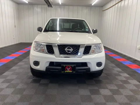 Photos of 2021 Nissan Frontier SV for sale in Bridgeport, NY at Bridgeland Auto Brokers