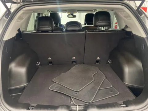 More photos of 2022 Jeep Compass Limited at Bridgeland Auto Brokers, NY