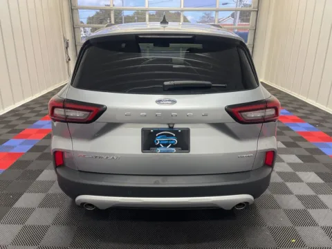 More photos of 2023 Ford Escape Platinum at Bridgeland Auto Brokers, NY