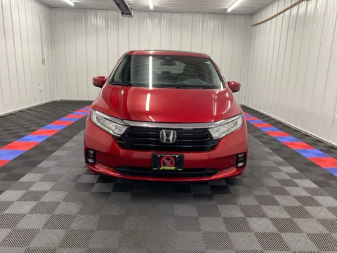 Photos of 2024 Honda Odyssey Touring for sale in Bridgeport, NY at Bridgeland Auto Brokers