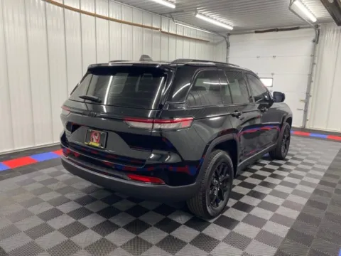 More photos of 2024 Jeep Grand Cherokee Altitude X at Bridgeland Auto Brokers, NY