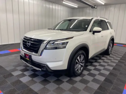 More photos of 2022 Nissan Pathfinder SL at Bridgeland Auto Brokers, NY