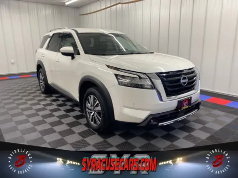 White 2022 Nissan Pathfinder SL for sale in Bridgeport, NY