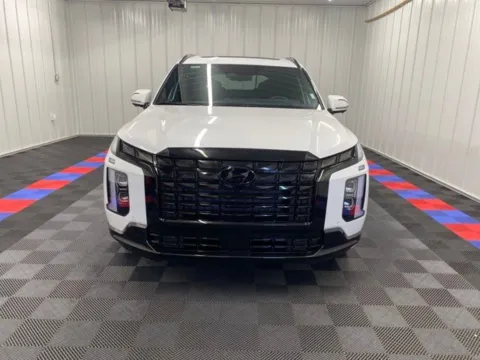 Photos of 2025 Hyundai Palisade Calligraphy Night Edition for sale in Bridgeport, NY at Bridgeland Auto Brokers